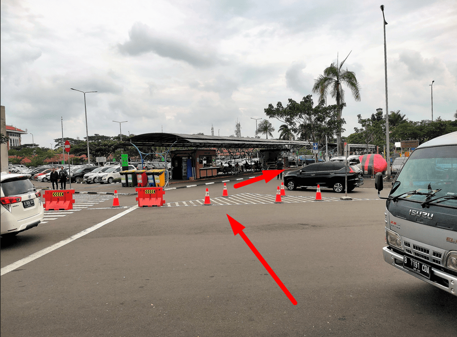 jalan menyusuri rest area 