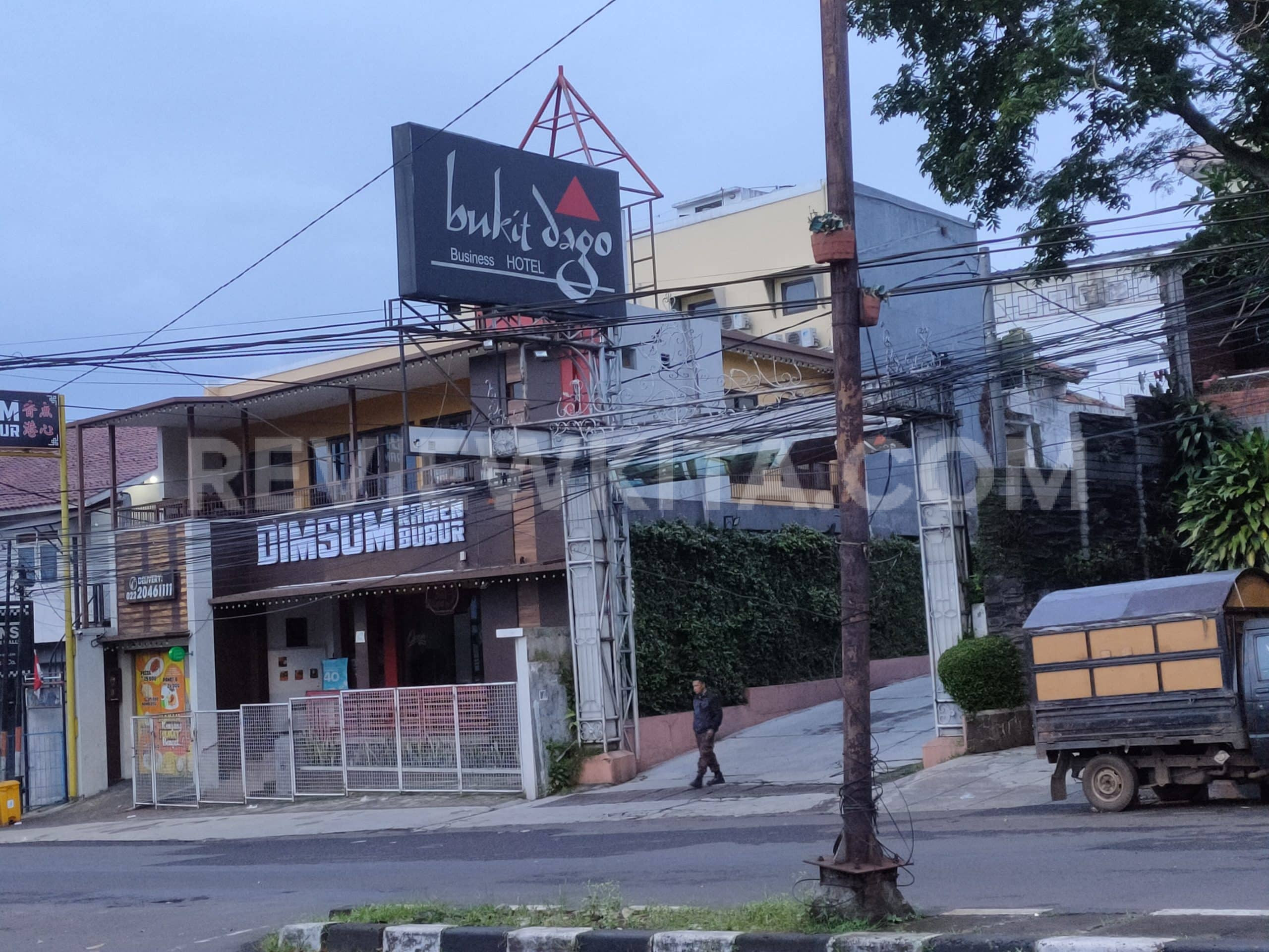 Tampak depan Hotel Bukit Dago Bandung.